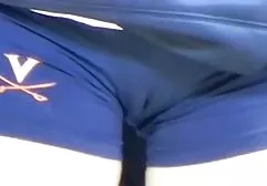 دختر وب کم زن الاغ شکاف خود داستان تصویری پورن را fucks می کند